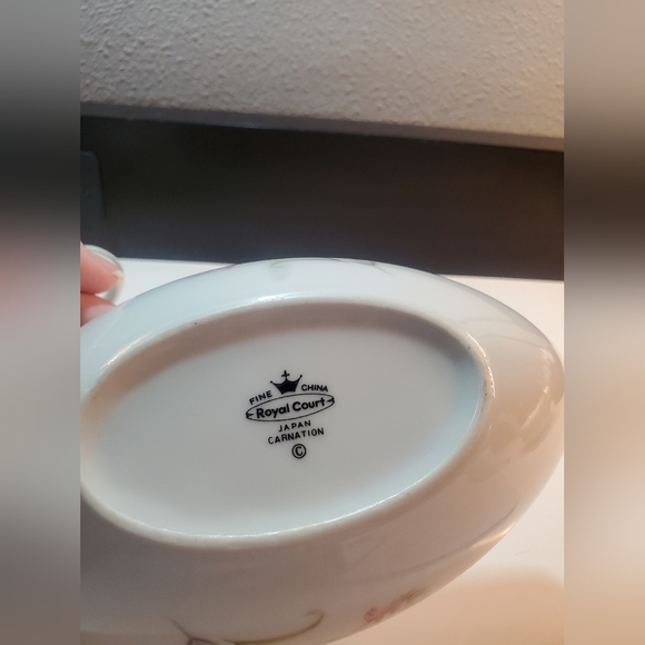 Fine China Royal Court , Carnation, Japan, Cream and Gravy Boat set, Vintage - Picture 5 of 12